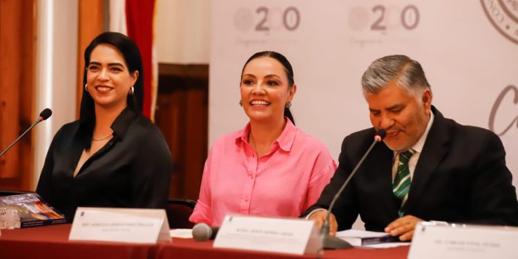 Poder Legislativo, sede de la presentación del libro “Manual teórico-práctico sobre la defensa en materia administrativa”
