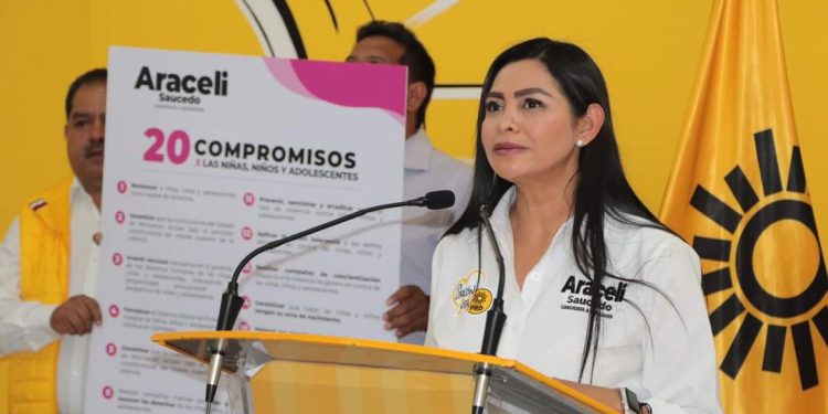 Firma Araceli Saucedo 20 compromisos por las niñas, niños y adolescentes