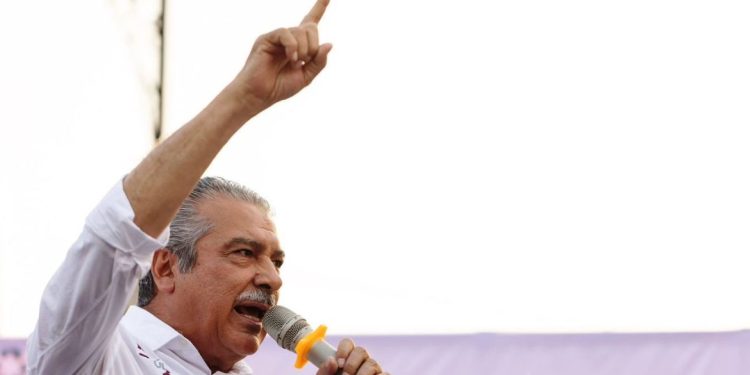 Sin zigzaguear, llama Morón a unidad en Apatzingán