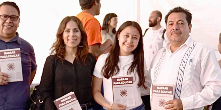 SEE presenta libro de relatos de docentes en Fiesta del Libro y la Rosa