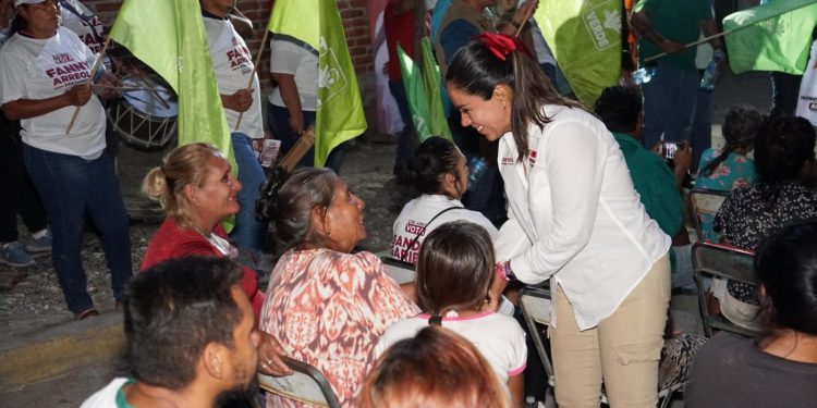 El acompañamiento de nuestra dirigencia en esta campaña por la presidencia municipal, es fundamental para lograr la transformación en Apatzingán: Fanny Arreola.
