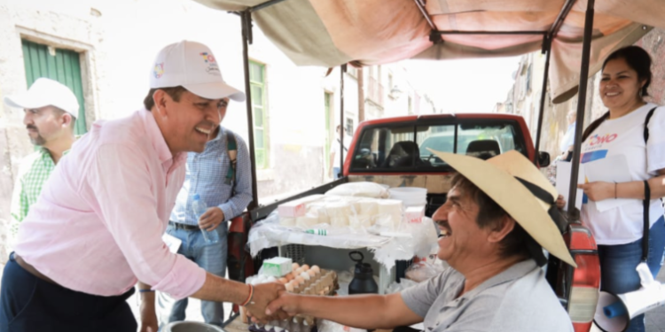 Recorreremos el distrito 16 hasta quedar sin suelas, señala Toño García