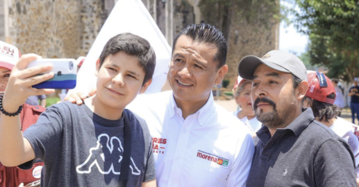 Marea guinda de Torres Piña inunda de esperanza tenencia de Tiripetío