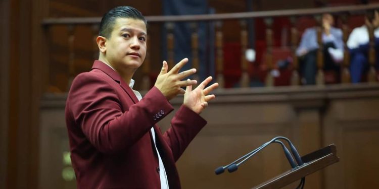 Víctor Zurita propone protección a los adultos mayores con reforma al Código de Justicia Administrativa