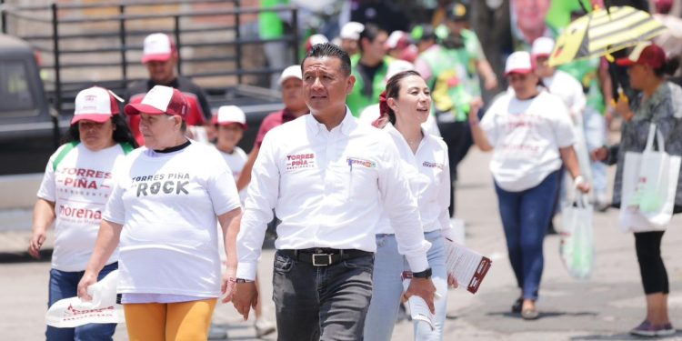 Puerta por puerta, Torres Piña afianza respaldo de morelianos