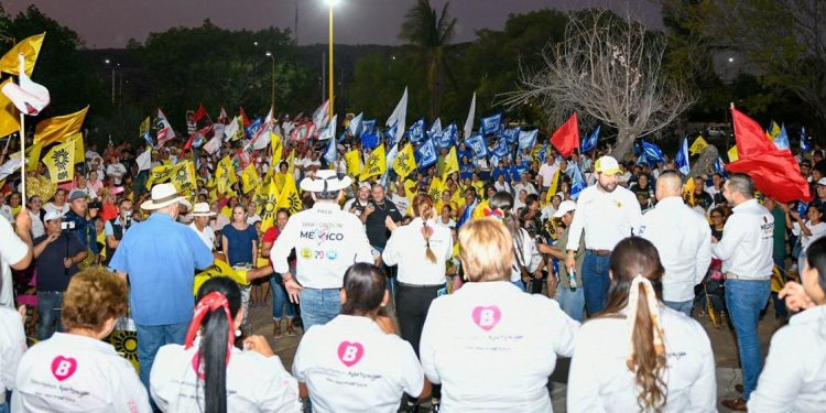 Con el respaldo ciudadano al proyecto que rescatará a Apatzingán, Blanca Álvarez cierra campaña