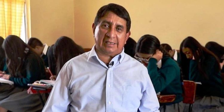 Se viven nuevos tiempos en la educación, afirma docente con 30 años de servicio