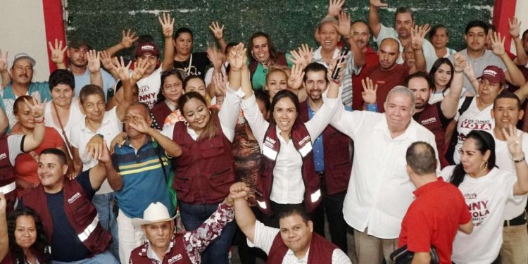 Fanny Arreola logra unir a MORENA en Apatzingán.