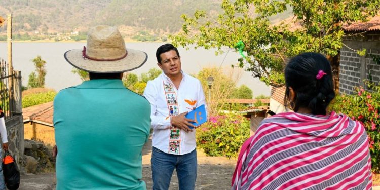 Partidos políticos y ciudadanos, víctimas de Autoridad Electoral incapaz: Memo Valencia