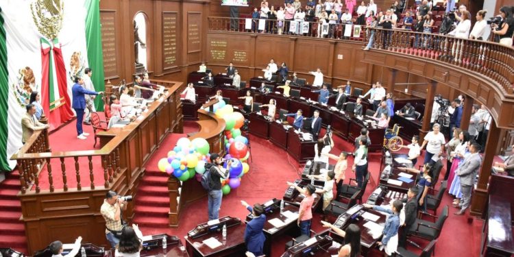 Desde el Parlamento Infantil 2024, niñas y niños buscan un mejor Michoacán