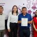   A sus 50 años, michoacano concluye su bachillerato y recibe certificado