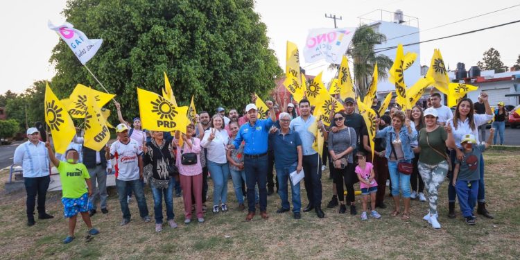 Erradicar violencia con profesionales de salud mental en escuelas y secundarias, propone Toño García