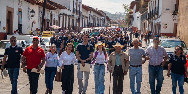 Samanta Flores Adame invitada especial de la CTM para conmemorar al lado de cientos de trabajadores de la CTM el Día Internacional del Trabajo.
