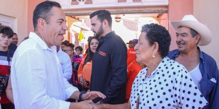 Más becas de Bienestar para los mexicanos, propone Carlos Herrera