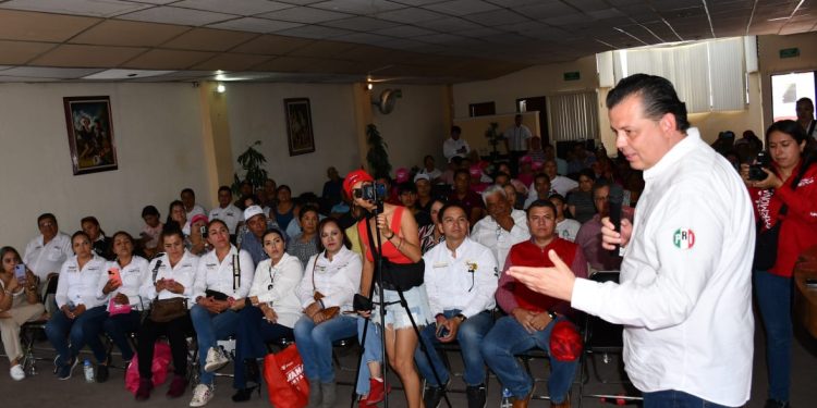 Estamos en el mismo barco y si somos priistas es momento de demostrarlo: Memo Valencia