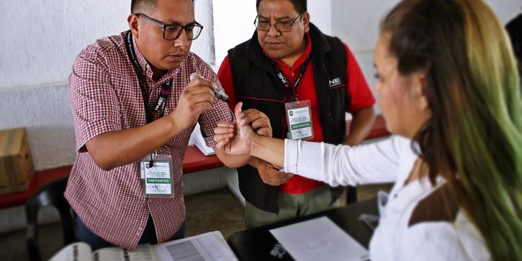 Inicia votación anticipada en centros penitenciarios de Michoacán