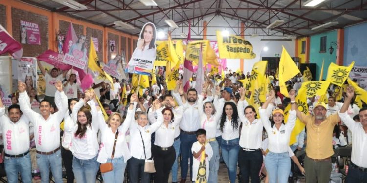 Arropan FDP y transportistas a Macarena Chávez