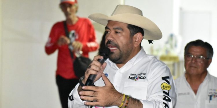 Madres solas deben ser respaldadas por el Estado: Paco Huacus