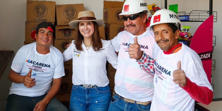 En recorrido por el mercado y colonias de Pátzcuaro, Macarena Chávez, Candidata a Diputada Local por el Distrito 15, continúa su campaña a ras de tierra, cercana a la población.