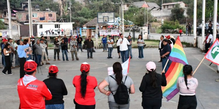 Desafortunadamente la política está mercantilizada: Memo Valencia