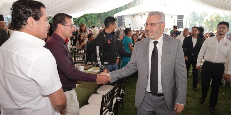 Celeridad en trámites para miles de maestros: SEE