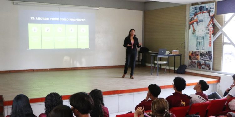 Con talleres y conferencias para estudiantes UTM y CBTIS 149 fortalecen vínculos