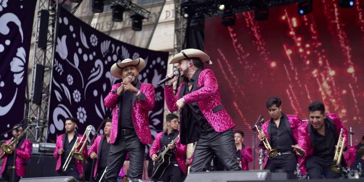 Inicia concierto de Aniversario de Morelia con la Banda Ciclón