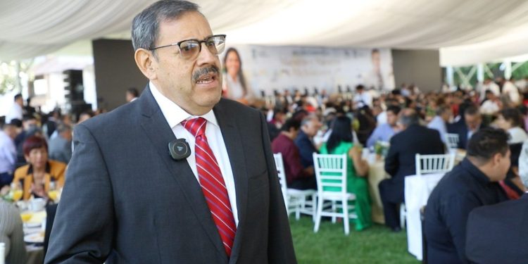 La inspiración no debe faltar en las aulas: maestro galardonado