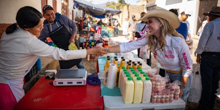 Comerciantes de Cuanajo y Samanta Flores van unidos e implacables