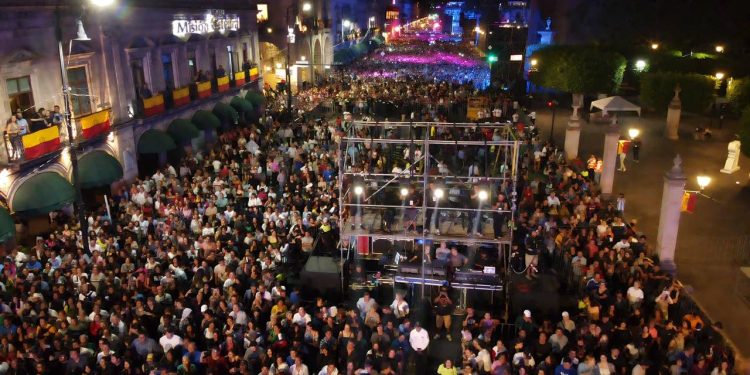 Cerca de 100 mil almas disfrutaron del concierto de Emmanuel