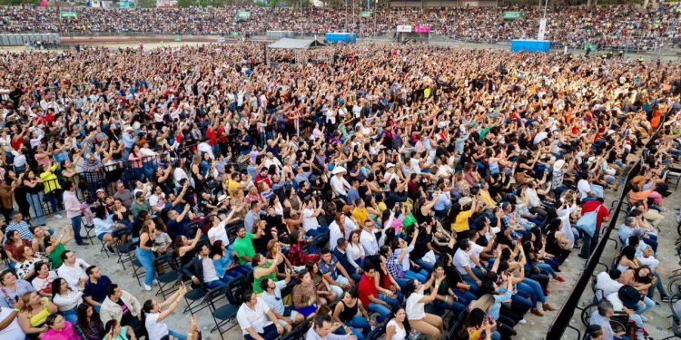 Con más de 25 mil asistentes Intocable da espectacular cierre en el Festival Michoacán de Origen