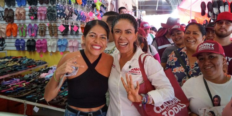 Mercado López Rayón apoya propuestas de Fanny Arreola