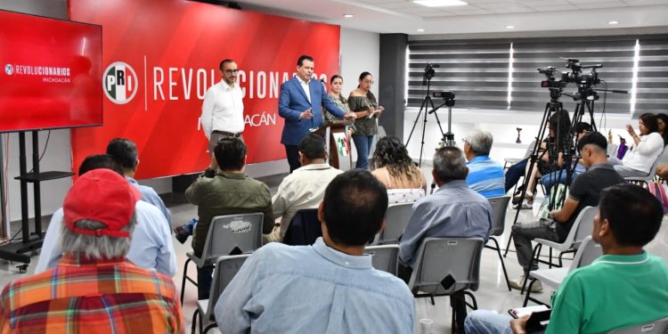 No hay condiciones para llevar a cabo elecciones en Turicato: Memo Valencia