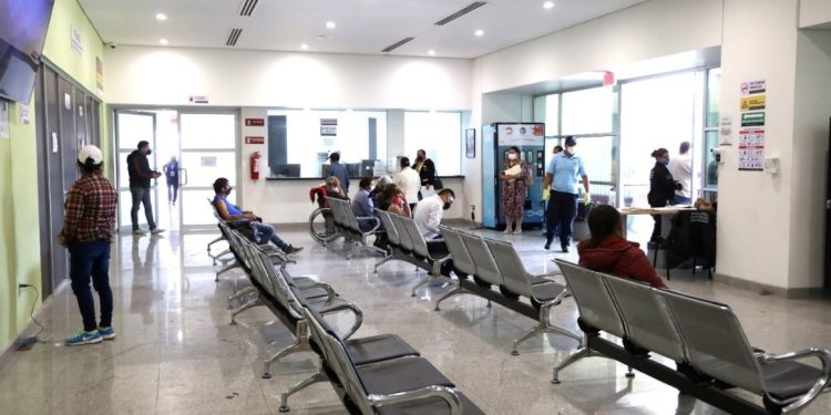 Hospitales y centros de salud en Michoacán operan con normalidad: SSM