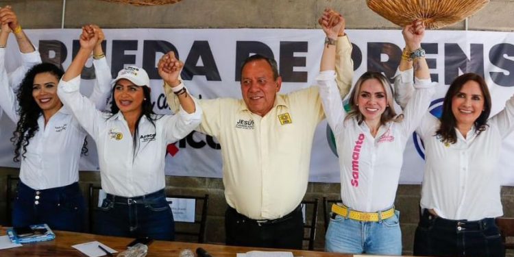 Encuestas dan 12 puntos de ventaja a Samanta Flores en Pátzcuaro