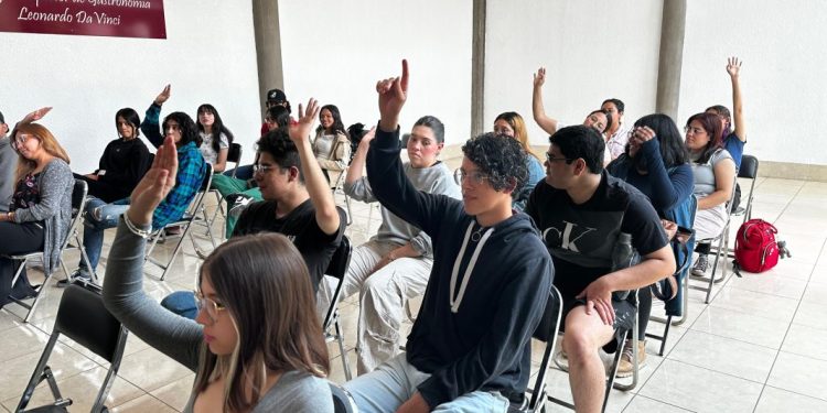 Sectur acerca proyecto de Encuentro de Cocineras Tradicionales a estudiantes de Gastronomía