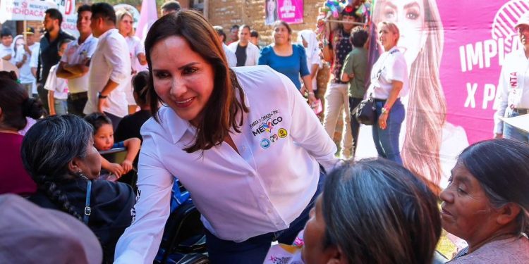 Macarena Chavez sigue recorriendo el distrito de Pátzcuaro