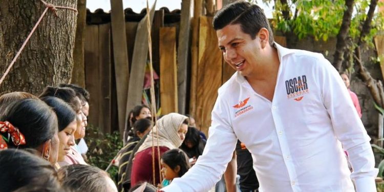 Cuanajo respalda a Oscar Escobar como próximo diputado local