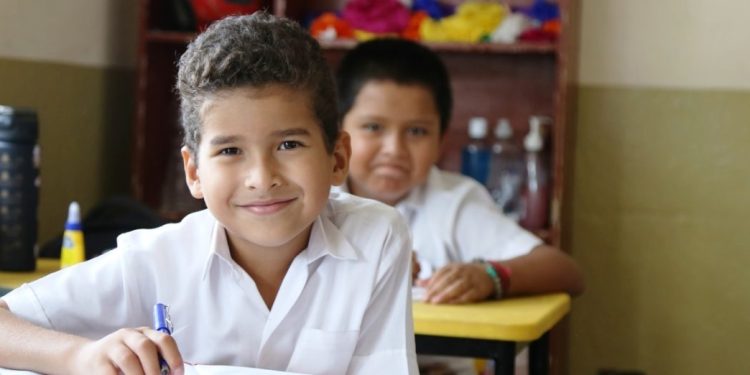 Por calor, SEE cambia horario de recreo y educación física en escuelas de Michoacán