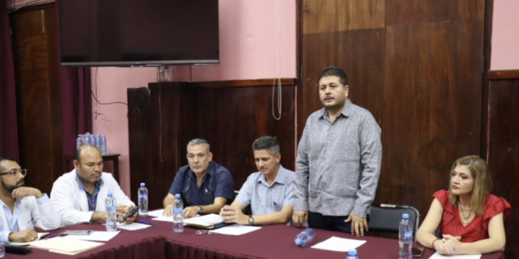 Rinden protesta nuevos integrantes del Comité de Salud, encabezado por el presidente José Abarca Díaz Barriga