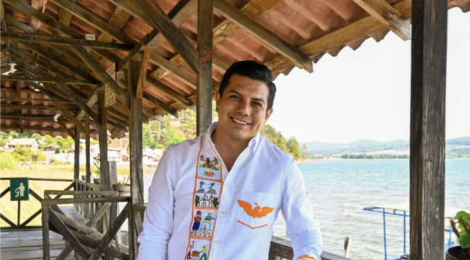 Propone Oscar Escobar medidas urgentes para el cuidado del lago de Pátzcuaro y Zirahuen