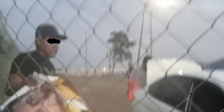 Denuncia Toño García retiro ilegal de 800 lonas de su campaña en Distrito 16