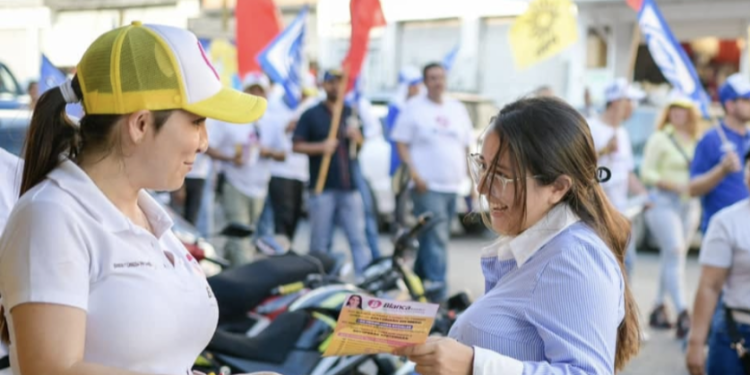 Blanca Álvarez lanza eje 2 de su campaña: desarrollo integral de los jóvenes
