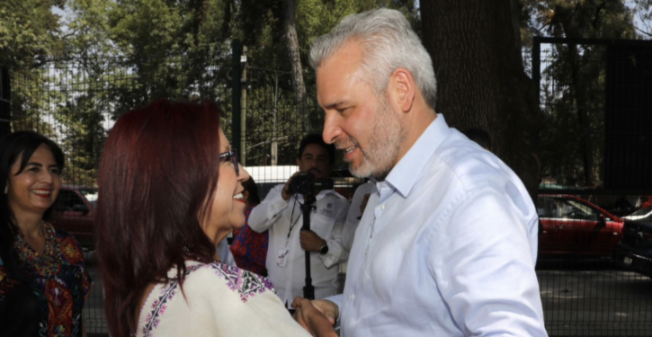 Llama Bedolla a universidades interculturales indígenas a la preservación de recursos naturales