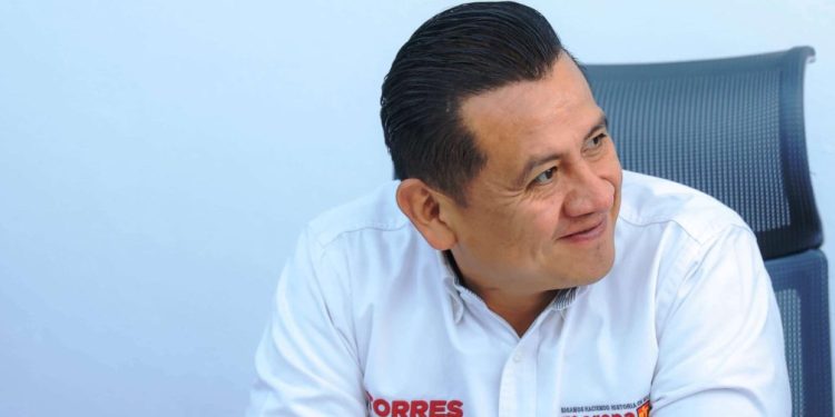 Torres Piña firma acuerdo de protección ambiental en Morelia