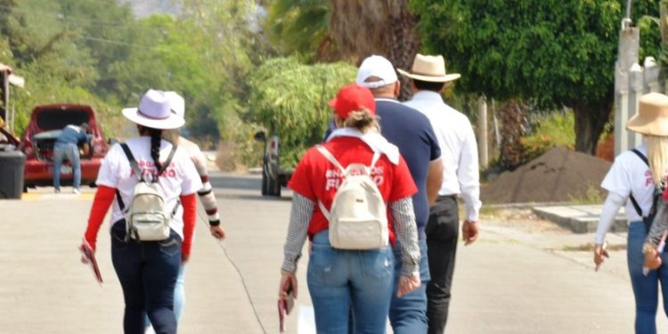 Intimidan hombres armados a equipo de Bladimir González en Tarímbaro