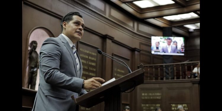 Propone Christian Jaramillo producir y distribuir libros de texto en Sistema de Escritura Braille