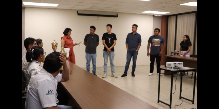 Estudiantes de la UTM reciben beca de movilidad para viajar a Japón