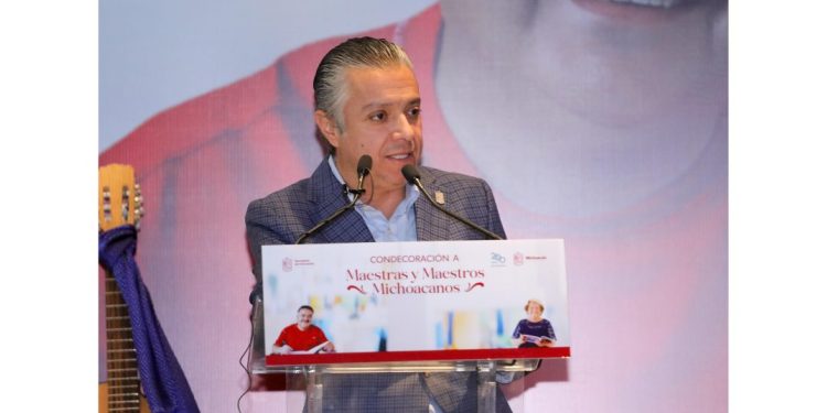 Gobierno de Michoacán garantiza respaldo al magisterio: Luis Navarro