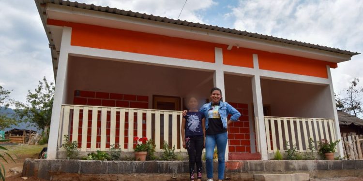 Programa de vivienda mejora el hogar de 100 familias de Pátzcuaro